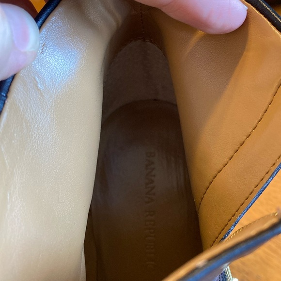 Banana Republic Womens Size 7.5 Black Leather Heeled Booties Gold Side Zipper - Picture 15 of 15